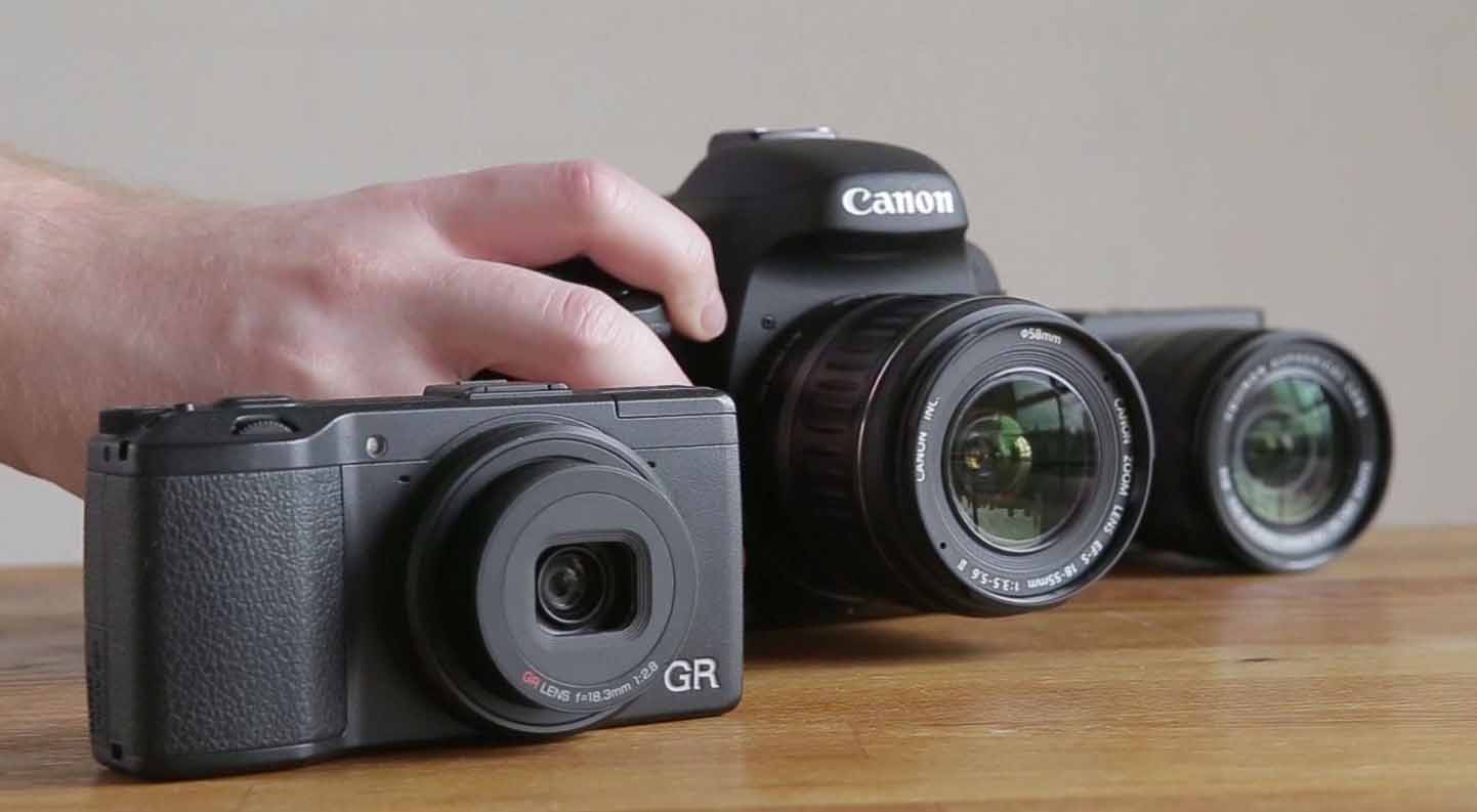 Perbandingan Kamera Vlog, antara Canon M10 atau Nikon 1 J5 